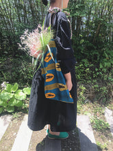 Load image into Gallery viewer, BOTANICAL FLOWER BAG(波)