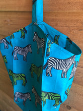 将图片加载到图库查看器,BOTANICAL FLOWER  BAG (しまうま)