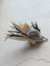 Load image into Gallery viewer, New!  ハットコサージュ（white×green）
